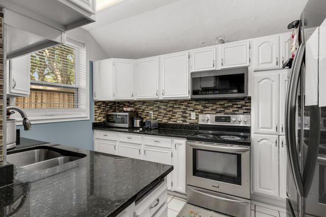 5306 Pennsylvania Avenue N, New Hope, MN 55428
