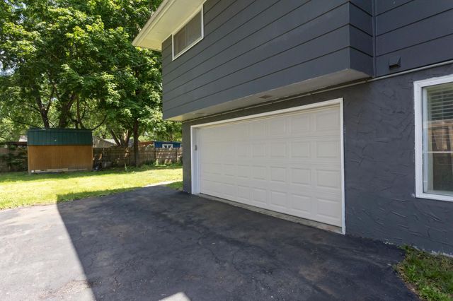 5306 Pennsylvania Avenue N, New Hope, MN 55428
