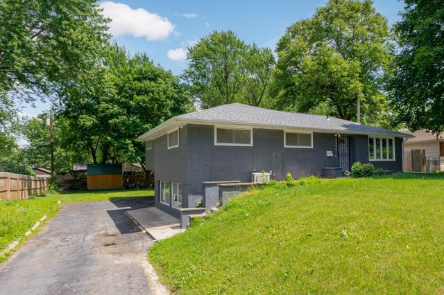 5306 Pennsylvania Avenue N, New Hope, MN 55428