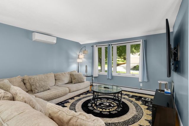 5306 Pennsylvania Avenue N, New Hope, MN 55428