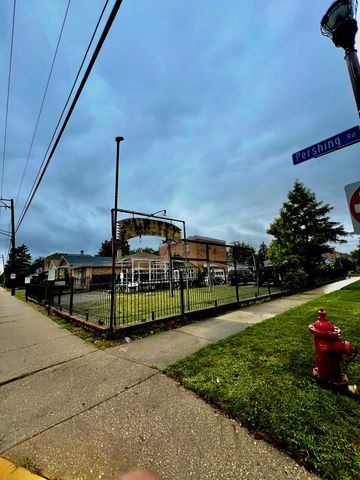 7032 Pershing Road, Berwyn, IL 60402