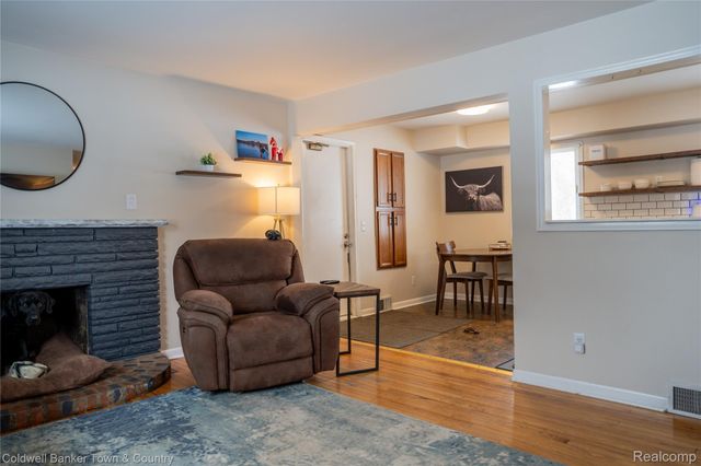 1465 N Pontiac Trail, Walled Lake, MI 48390