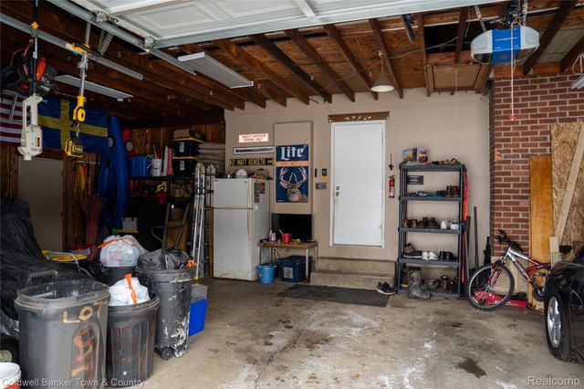 1465 N Pontiac Trail, Walled Lake, MI 48390