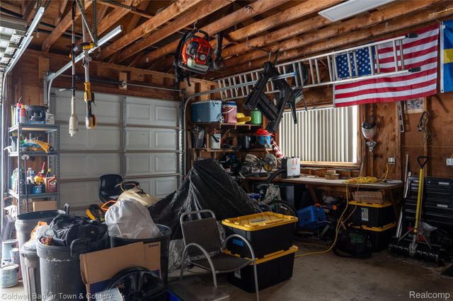 1465 N Pontiac Trail, Walled Lake, MI 48390