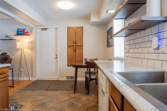 1465 N Pontiac Trail, Walled Lake, MI 48390