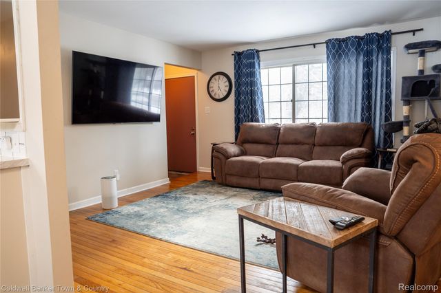 1465 N Pontiac Trail, Walled Lake, MI 48390