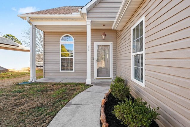 381 Split Oak Lane, Inman, SC 29349