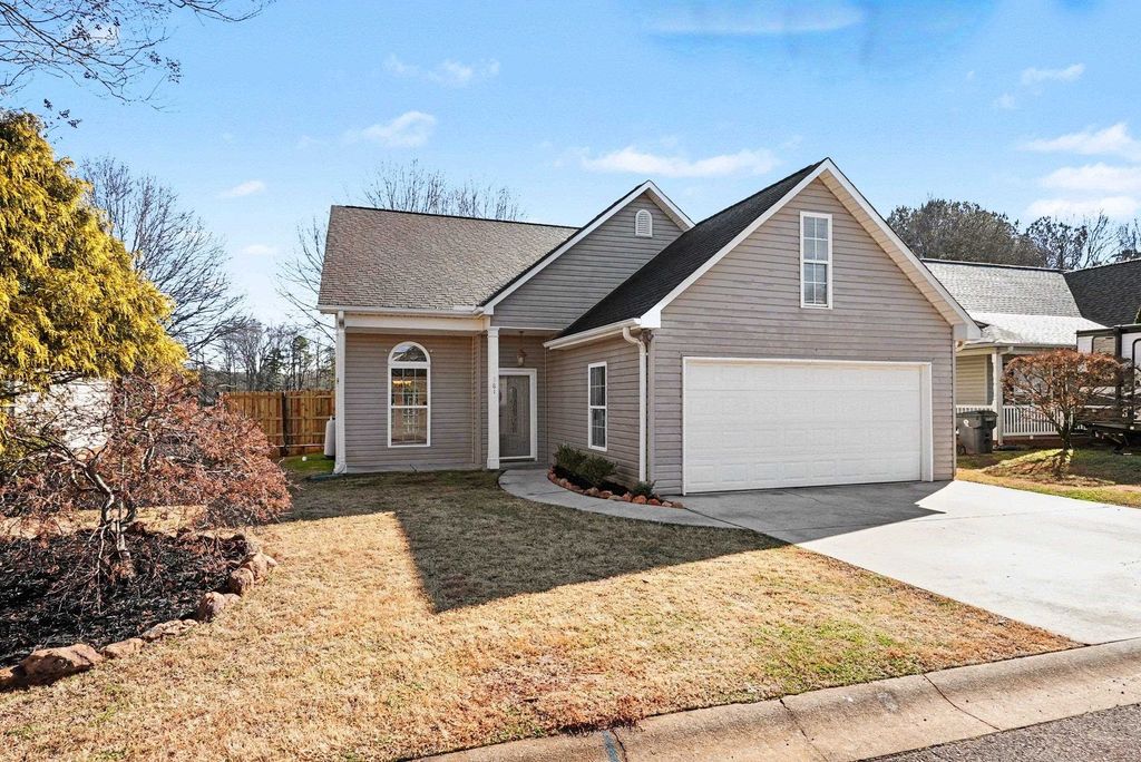 381 Split Oak Lane, Inman, SC 29349
