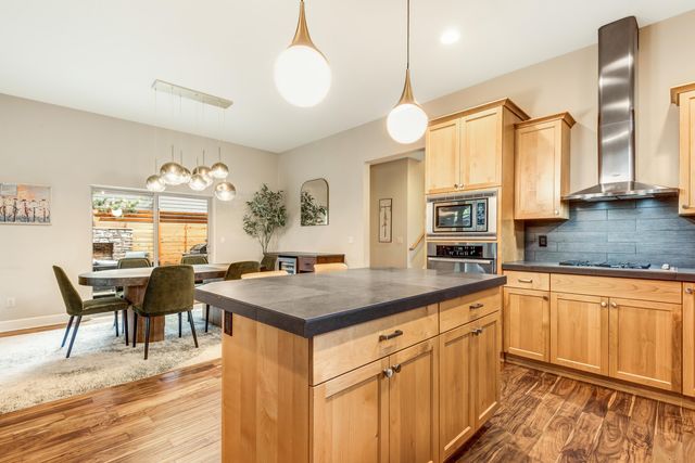 2323 NW High Lakes Loop, Bend, OR 97703