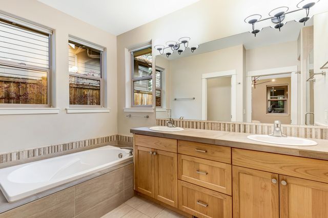 2323 NW High Lakes Loop, Bend, OR 97703