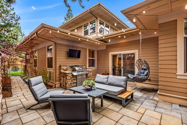 2323 NW High Lakes Loop, Bend, OR 97703