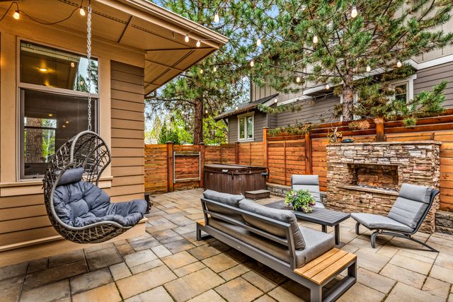 2323 NW High Lakes Loop, Bend, OR 97703