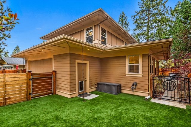 2323 NW High Lakes Loop, Bend, OR 97703