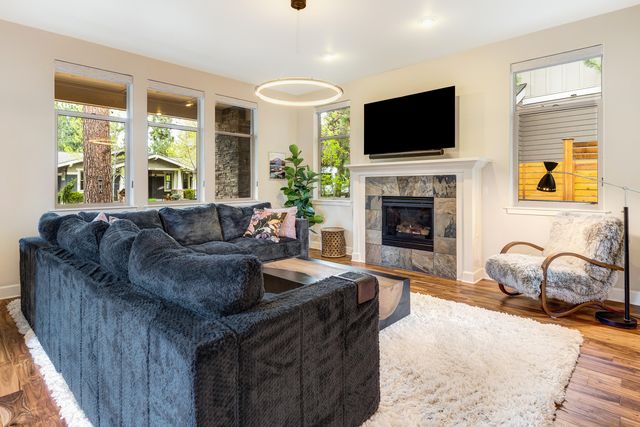 2323 NW High Lakes Loop, Bend, OR 97703