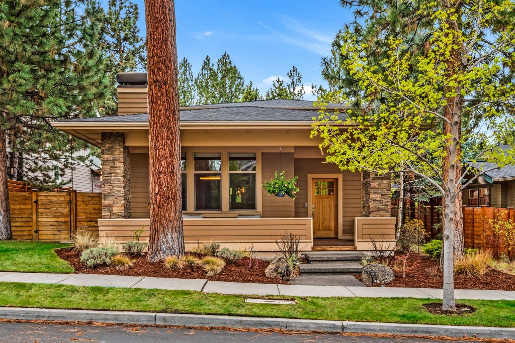 2323 NW High Lakes Loop, Bend, OR 97703