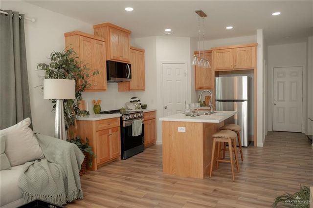 2104 E San Andrea Street, Edinburg, TX 78542