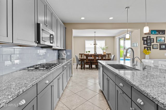 21978 N 100TH Avenue, Peoria, AZ 85383