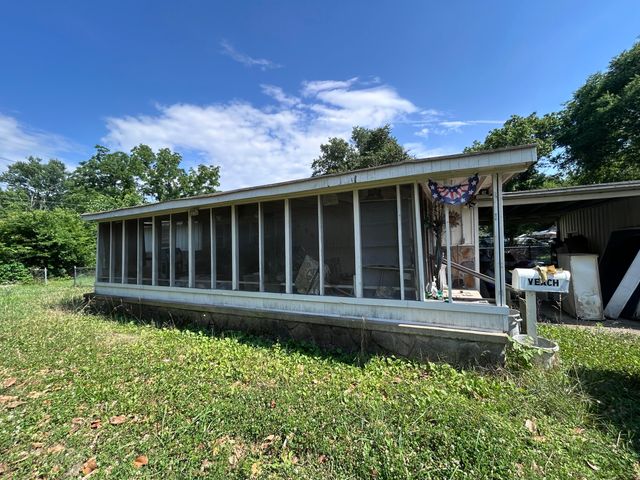 584 W State Line Road, Rossville, GA 30741