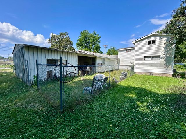 584 W State Line Road, Rossville, GA 30741
