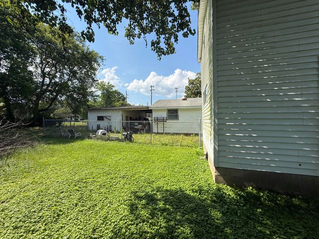 584 W State Line Road, Rossville, GA 30741