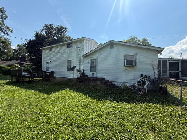 584 W State Line Road, Rossville, GA 30741