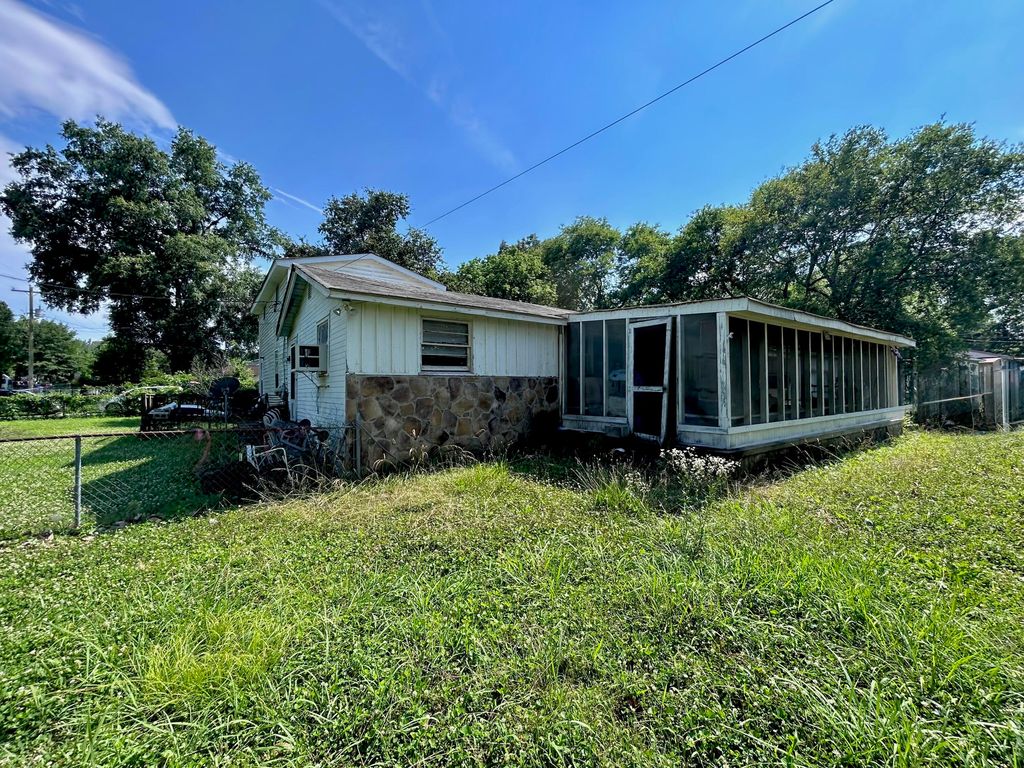 584 W State Line Road, Rossville, GA 30741
