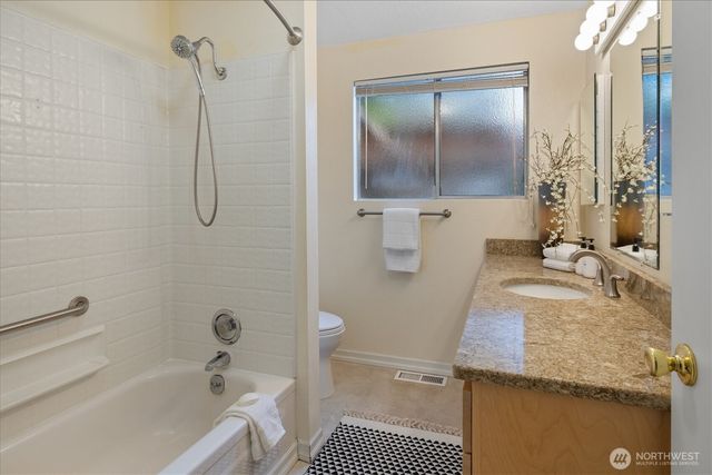 8948 133rd Avenue SE, Newcastle, WA 98059