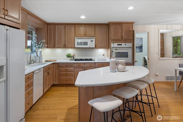 8948 133rd Avenue SE, Newcastle, WA 98059