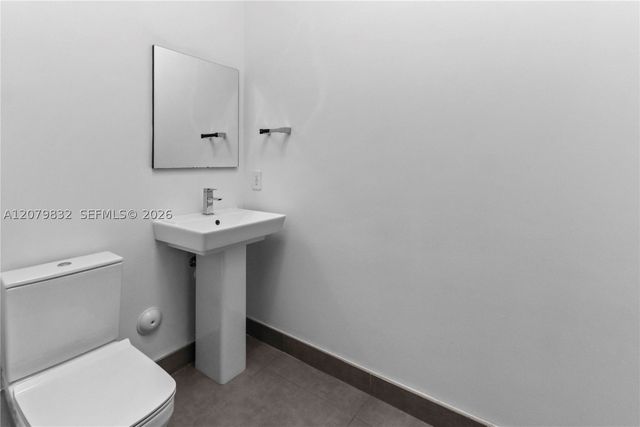 8249 NW 34th Dr, Doral, FL 33122