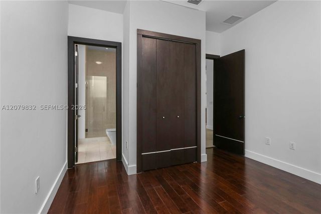 8249 NW 34th Dr, Doral, FL 33122
