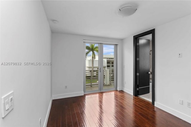8249 NW 34th Dr, Doral, FL 33122