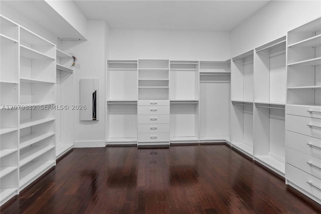 8249 NW 34th Dr, Doral, FL 33122
