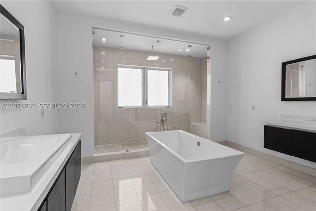 8249 NW 34th Dr, Doral, FL 33122