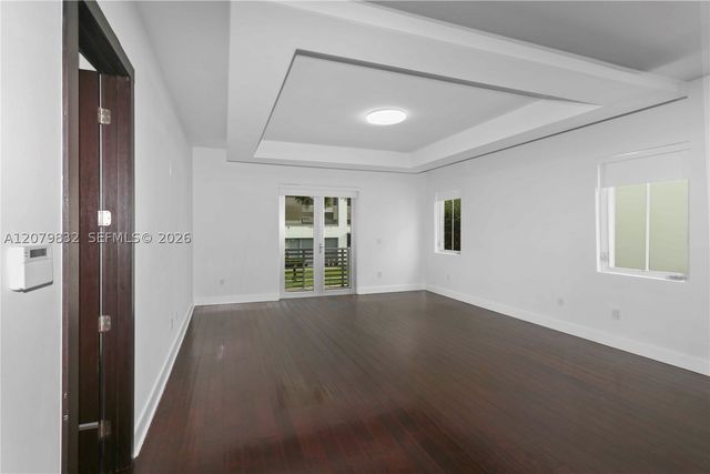 8249 NW 34th Dr, Doral, FL 33122