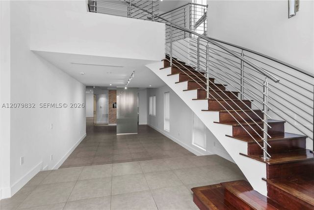 8249 NW 34th Dr, Doral, FL 33122