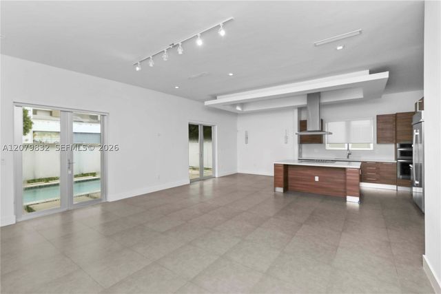 8249 NW 34th Dr, Doral, FL 33122