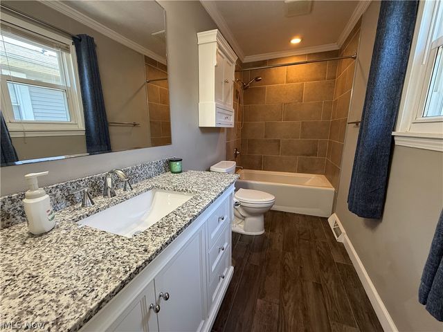 7682 Pinehurst Drive, Mentor On The Lake, OH 44060