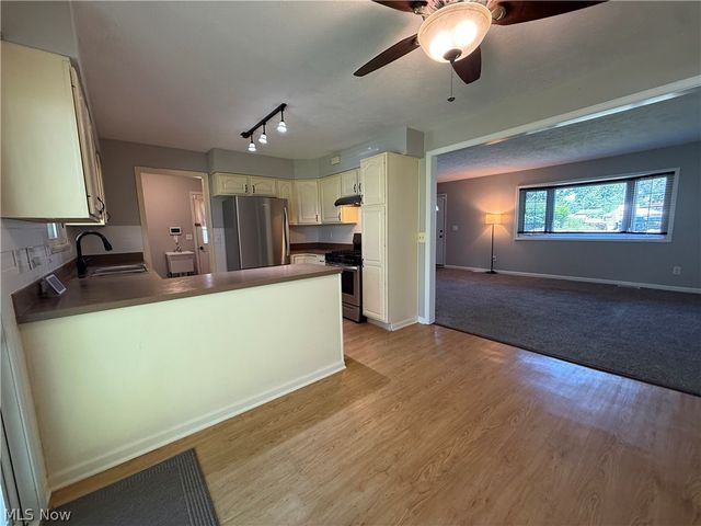 7682 Pinehurst Drive, Mentor On The Lake, OH 44060