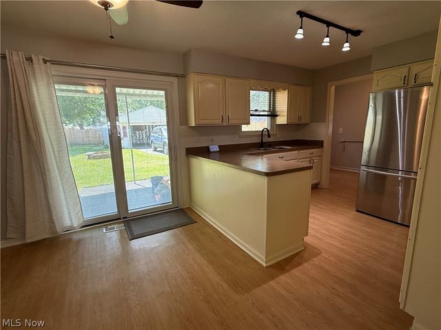7682 Pinehurst Drive, Mentor On The Lake, OH 44060