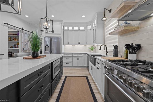 4601 Totteridge LN, Virginia Beach, VA 23462