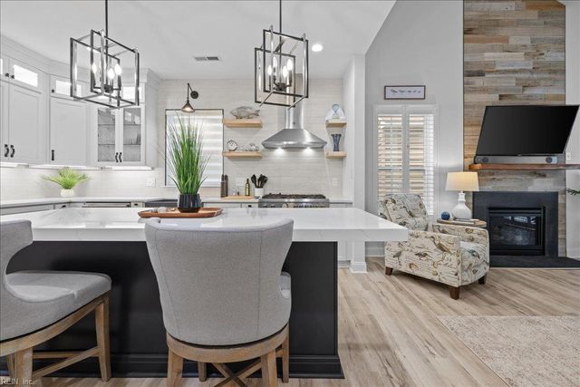 4601 Totteridge LN, Virginia Beach, VA 23462