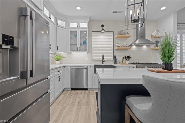 4601 Totteridge LN, Virginia Beach, VA 23462