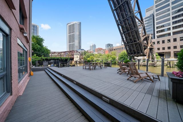 355 N CANAL Street C101, Chicago, IL 60606