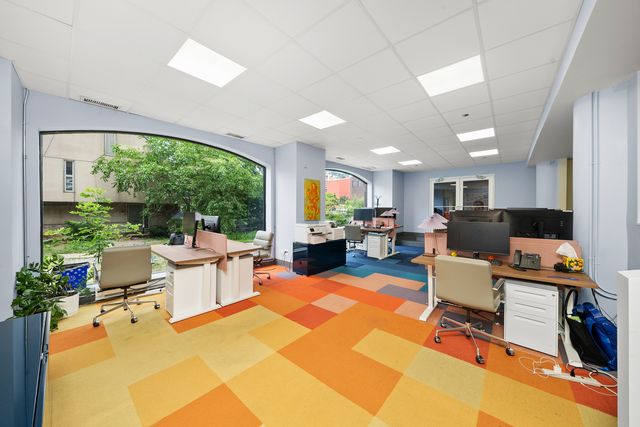 355 N CANAL Street C101, Chicago, IL 60606