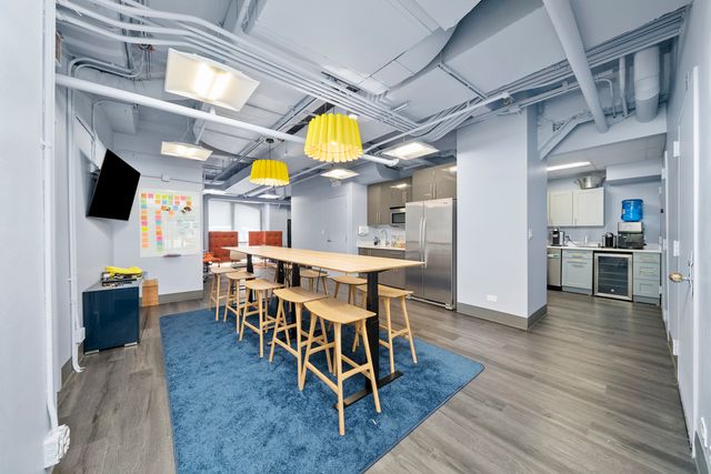 355 N CANAL Street C101, Chicago, IL 60606