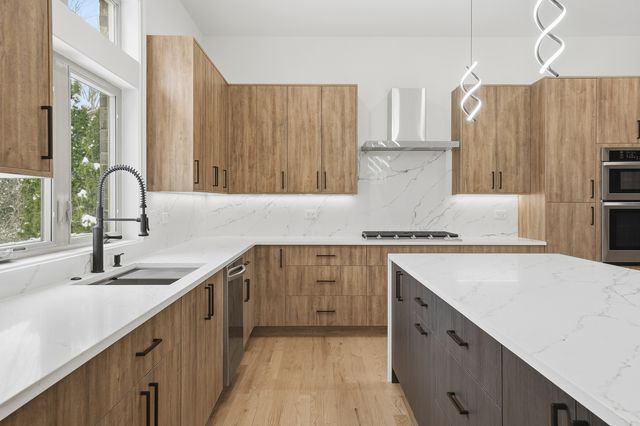 15966 S Crystal Creek Drive, Homer Glen, IL 60491