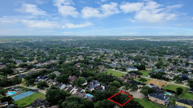 8306 Candlegreen Lane, Houston, TX 77071