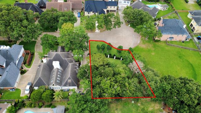 8306 Candlegreen Lane, Houston, TX 77071