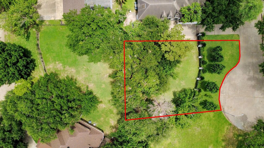 8306 Candlegreen Lane, Houston, TX 77071