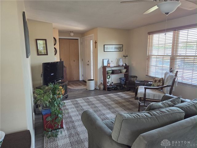 5897 Troy Villa Boulevard, Dayton, OH 45424